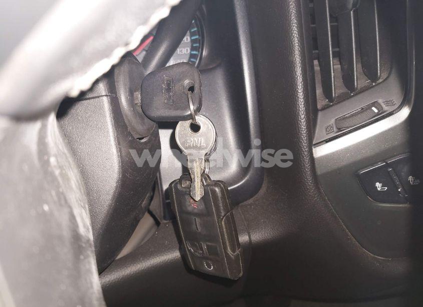 Photo 11 of 2016 Chevrolet Silverado 1500 2LT (VIN 1GCVKREC3GZ284740)