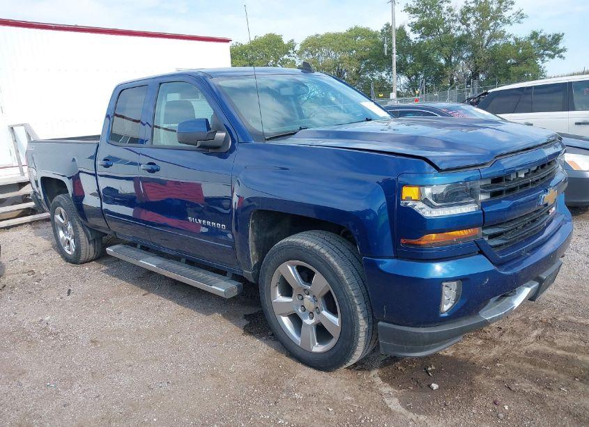 2016 Chevrolet Silverado 1500 2LT (VIN 1GCVKREC3GZ319230) main photo