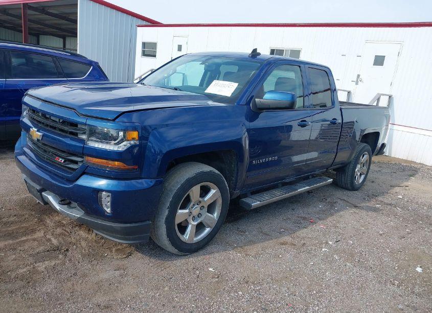 Photo 2 of 2016 Chevrolet Silverado 1500 2LT (VIN 1GCVKREC3GZ319230)