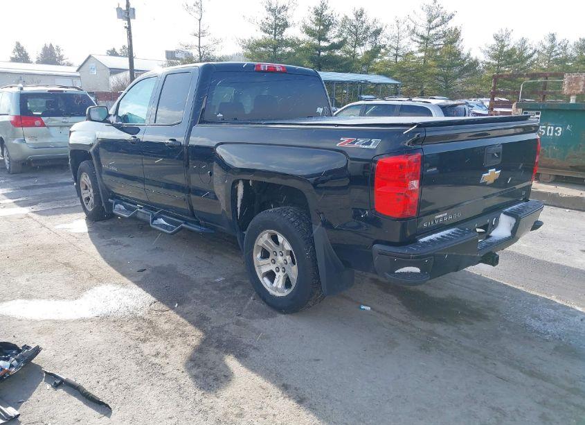 Photo 3 of 2016 Chevrolet Silverado 1500 2LT (VIN 1GCVKREC3GZ367813)