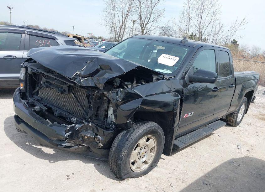 Photo 2 of 2016 Chevrolet Silverado 1500 2LT (VIN 1GCVKREC3GZ376043)