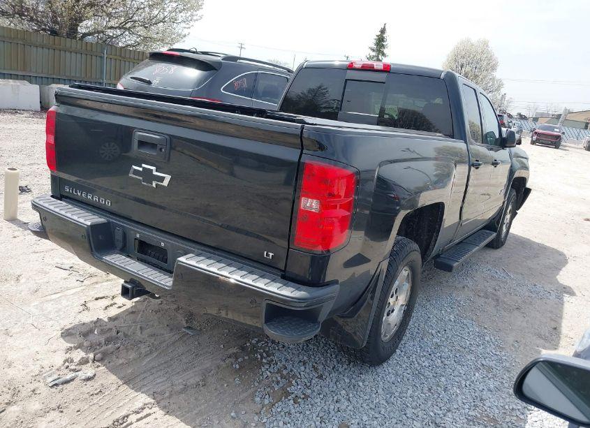 Photo 4 of 2016 Chevrolet Silverado 1500 2LT (VIN 1GCVKREC3GZ376043)