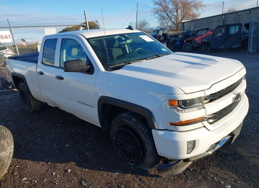 2016 Chevrolet Silverado 1500 2LT (VIN 1GCVKREC3GZ380982) main photo