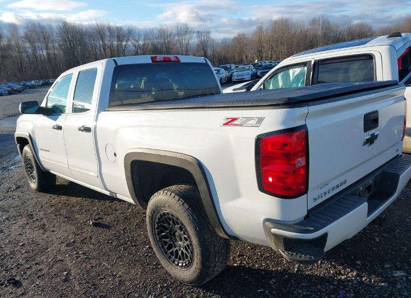 Photo 3 of 2016 Chevrolet Silverado 1500 2LT (VIN 1GCVKREC3GZ380982)