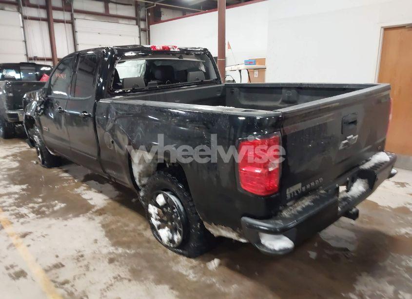 Photo 3 of 2017 Chevrolet Silverado 1500 2LT (VIN 1GCVKREC3HZ183876)