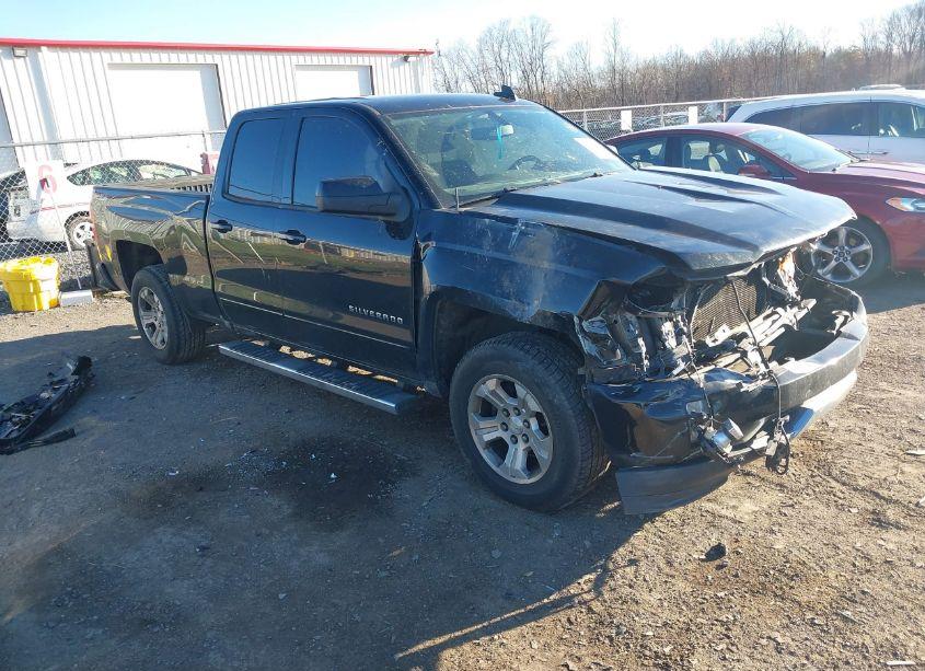 2017 Chevrolet Silverado 1500 2LT (VIN 1GCVKREC3HZ232767) main photo