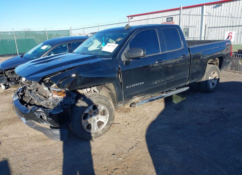 Photo 2 of 2017 Chevrolet Silverado 1500 2LT (VIN 1GCVKREC3HZ232767)