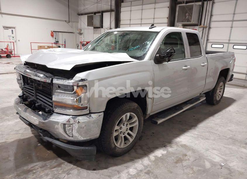 Photo 2 of 2017 Chevrolet Silverado 1500 1LT (VIN 1GCVKREC3HZ289972)
