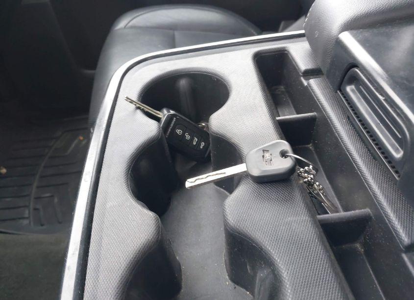 Photo 11 of 2017 Chevrolet Silverado 1500 2LT (VIN 1GCVKREC3HZ349409)