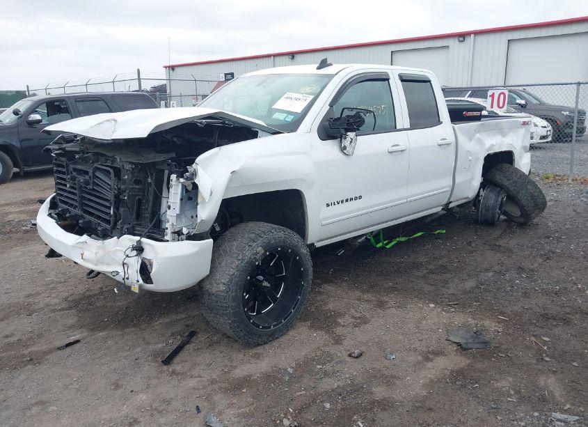 Photo 2 of 2017 Chevrolet Silverado 1500 2LT (VIN 1GCVKREC3HZ349409)