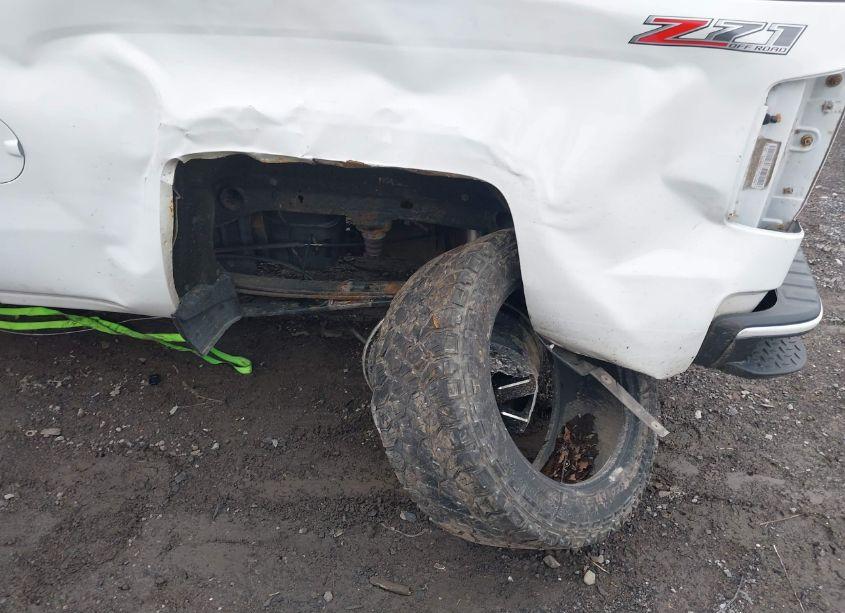 Photo 6 of 2017 Chevrolet Silverado 1500 2LT (VIN 1GCVKREC3HZ349409)