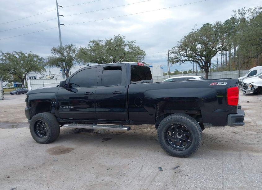 Photo 13 of 2017 Chevrolet Silverado 1500 2LT (VIN 1GCVKREC3HZ378084)