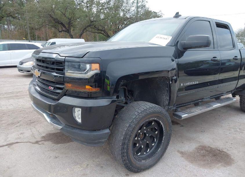 Photo 6 of 2017 Chevrolet Silverado 1500 2LT (VIN 1GCVKREC3HZ378084)