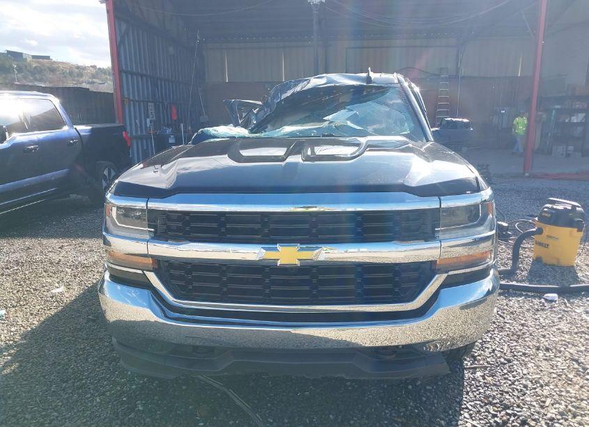 Photo 13 of 2018 Chevrolet Silverado 1500 1LT (VIN 1GCVKREC3JZ164475)