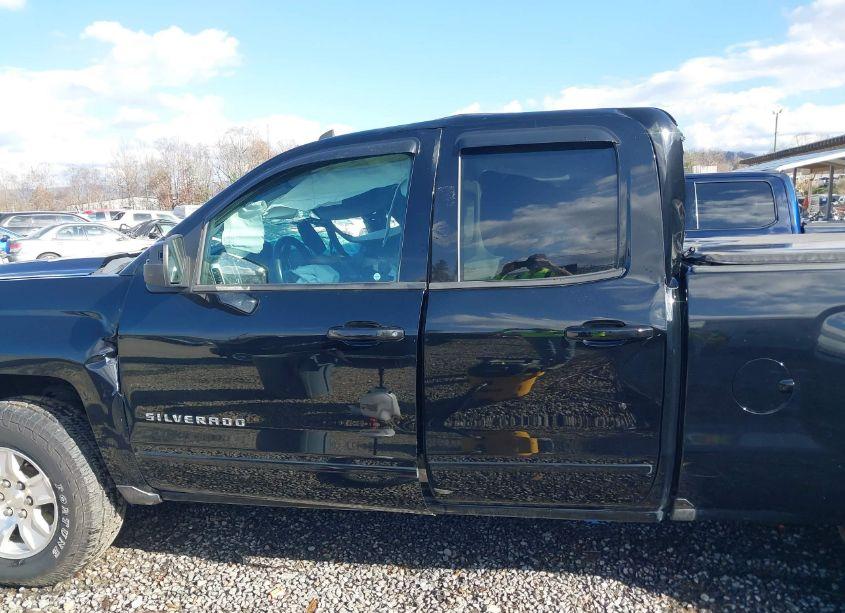 Photo 15 of 2018 Chevrolet Silverado 1500 1LT (VIN 1GCVKREC3JZ164475)