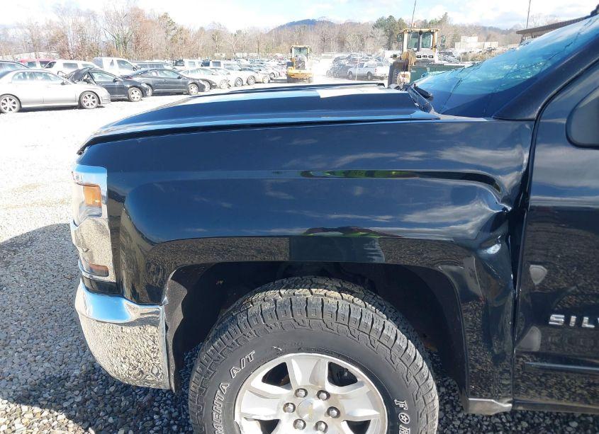 Photo 18 of 2018 Chevrolet Silverado 1500 1LT (VIN 1GCVKREC3JZ164475)