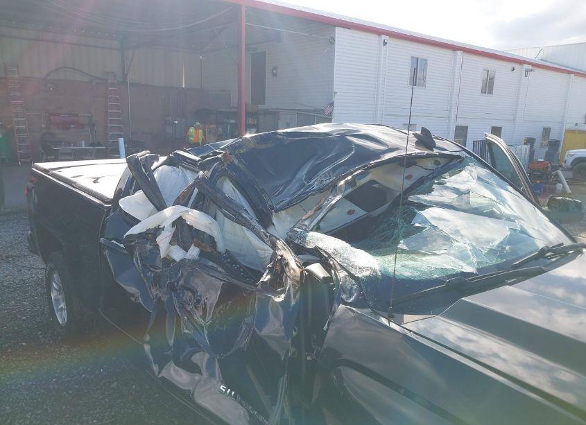 Photo 6 of 2018 Chevrolet Silverado 1500 1LT (VIN 1GCVKREC3JZ164475)