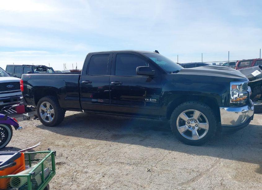 Photo 13 of 2018 Chevrolet Silverado 1500 1LT (VIN 1GCVKREC3JZ250207)