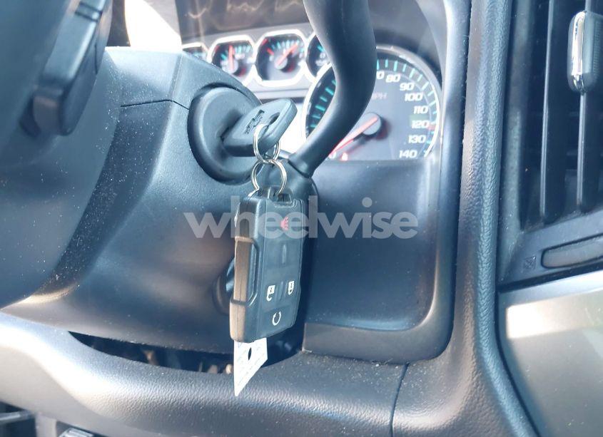 Photo 11 of 2018 Chevrolet Silverado 1500 1LT (VIN 1GCVKREC3JZ365258)