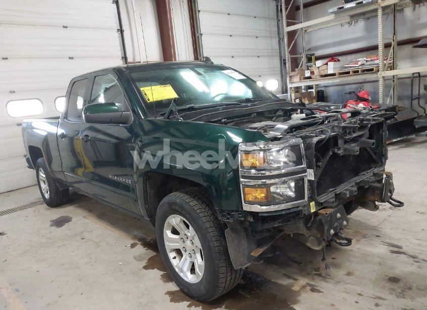 2015 Chevrolet Silverado 1500 2LT (VIN 1GCVKREC4FZ207521) main photo
