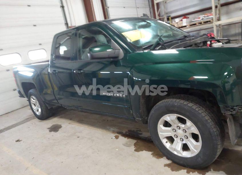 Photo 13 of 2015 Chevrolet Silverado 1500 2LT (VIN 1GCVKREC4FZ207521)