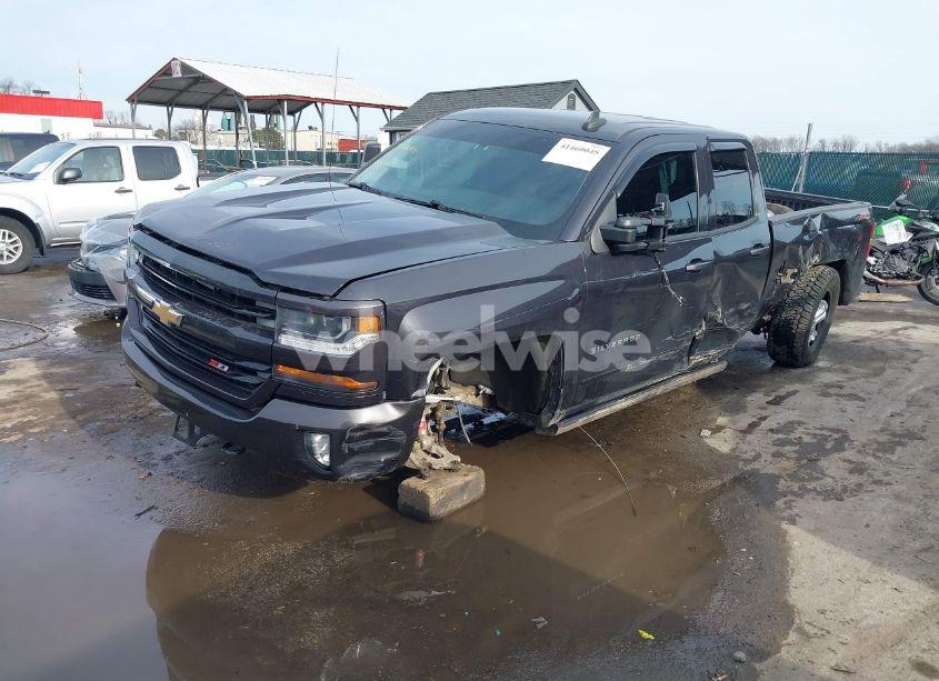 Photo 2 of 2016 Chevrolet Silverado 1500 2LT (VIN 1GCVKREC4GZ124303)