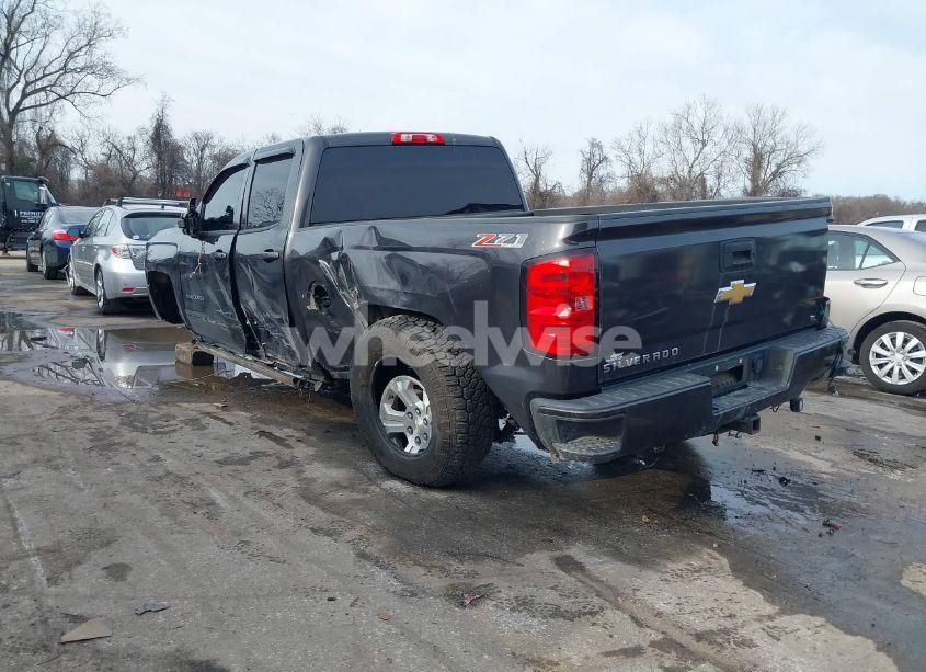 Photo 3 of 2016 Chevrolet Silverado 1500 2LT (VIN 1GCVKREC4GZ124303)