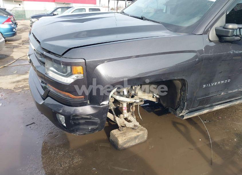 Photo 6 of 2016 Chevrolet Silverado 1500 2LT (VIN 1GCVKREC4GZ124303)