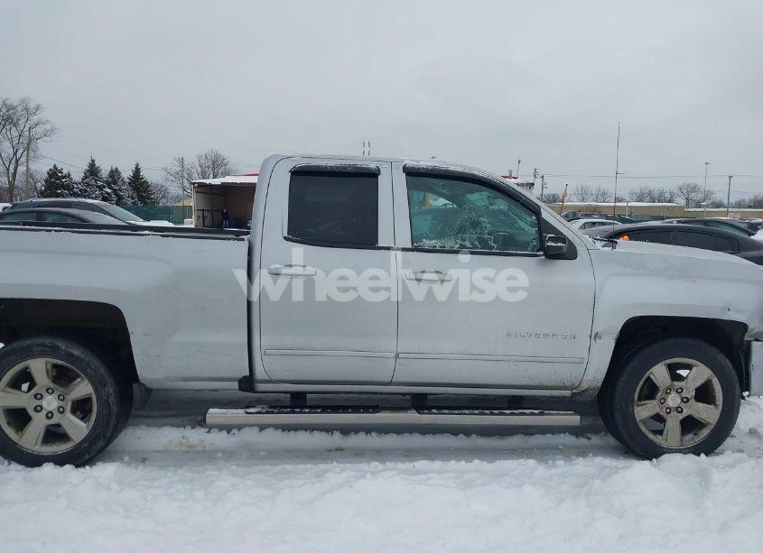 Photo 13 of 2016 Chevrolet Silverado 1500 2LT (VIN 1GCVKREC4GZ213014)