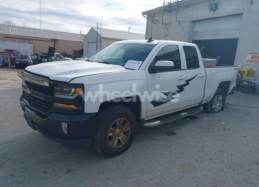 Photo 2 of 2016 Chevrolet Silverado 1500 1LT (VIN 1GCVKREC4GZ321312)