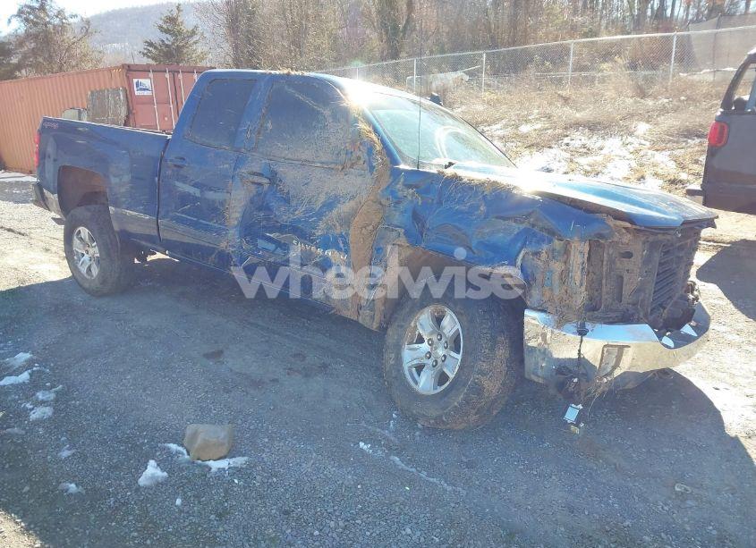 2017 Chevrolet Silverado 1500 1LT (VIN 1GCVKREC4HZ372195) main photo