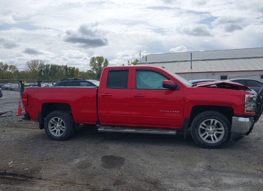 Photo 13 of 2018 Chevrolet Silverado 1500 1LT (VIN 1GCVKREC4JZ132523)