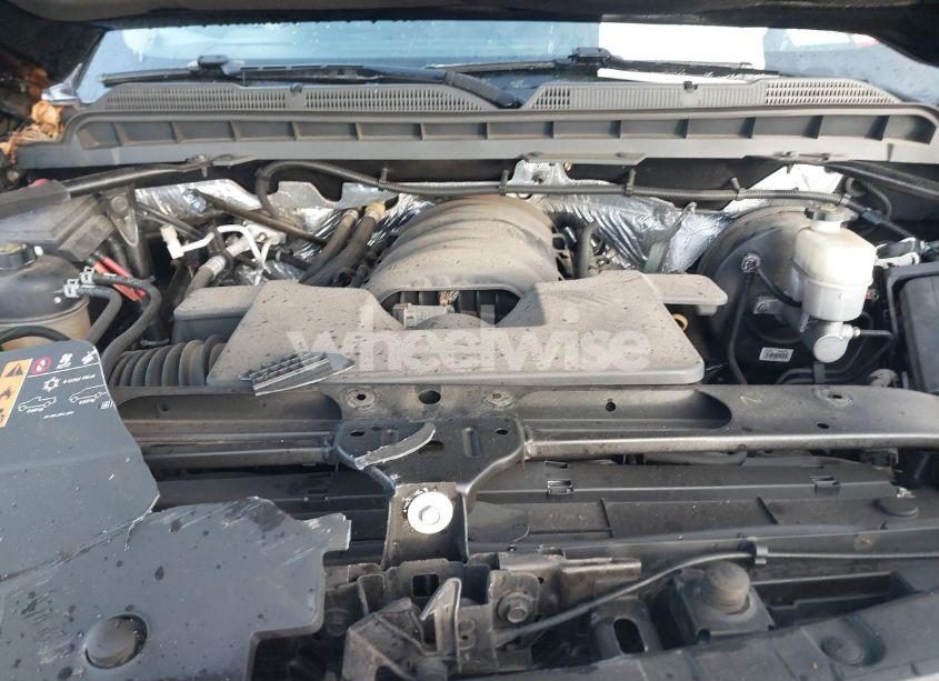 Photo 10 of 2018 Chevrolet Silverado 1500 2LT (VIN 1GCVKREC4JZ144509)