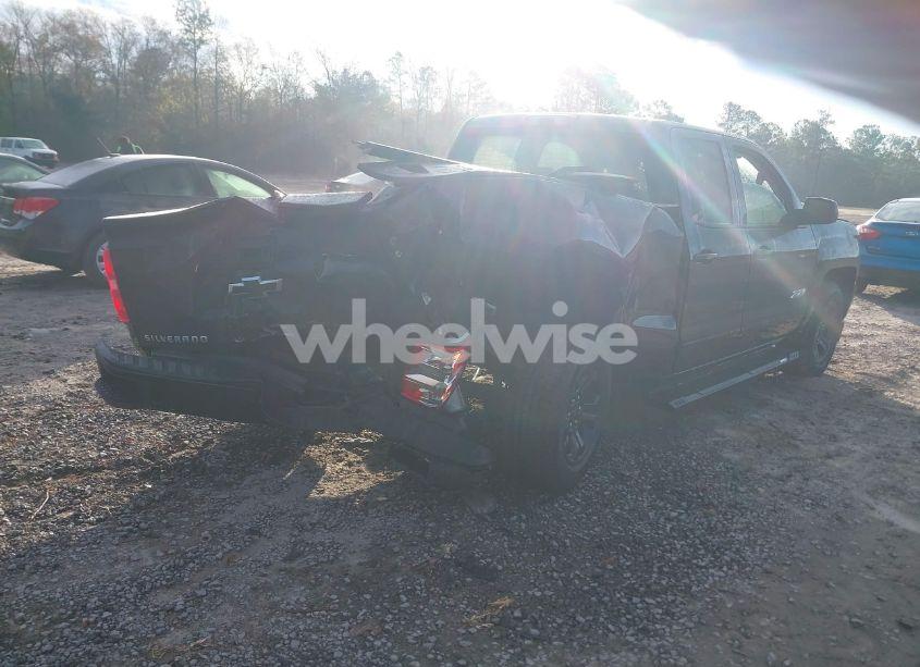 Photo 4 of 2018 Chevrolet Silverado 1500 2LT (VIN 1GCVKREC4JZ144509)