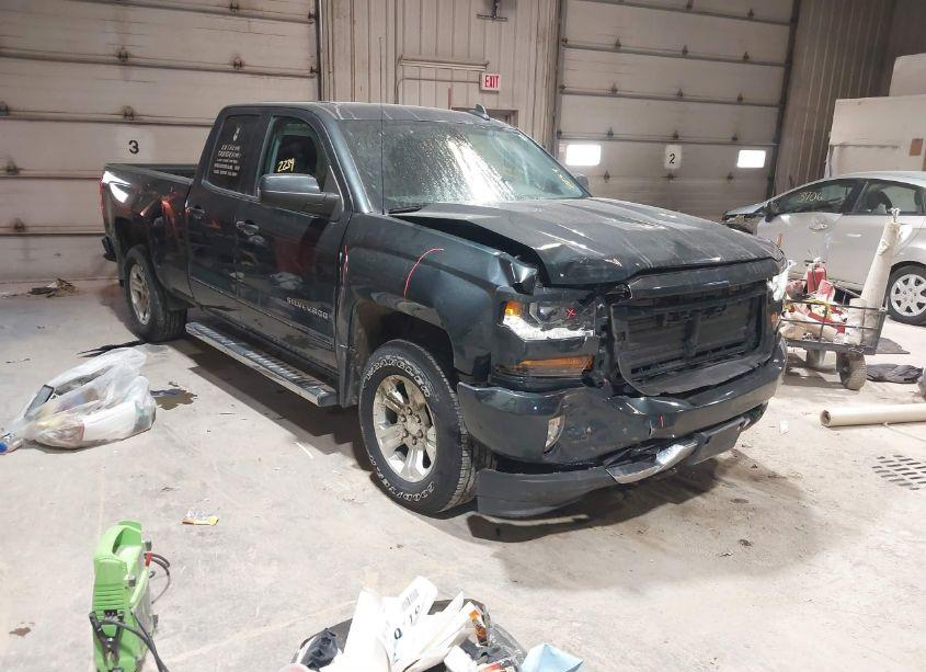 2018 Chevrolet Silverado 1500 2LT (VIN 1GCVKREC4JZ311516) main photo
