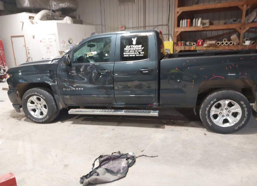 Photo 14 of 2018 Chevrolet Silverado 1500 2LT (VIN 1GCVKREC4JZ311516)