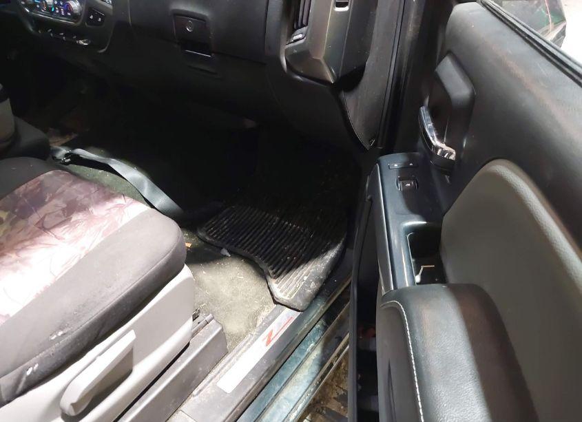 Photo 5 of 2018 Chevrolet Silverado 1500 2LT (VIN 1GCVKREC4JZ311516)