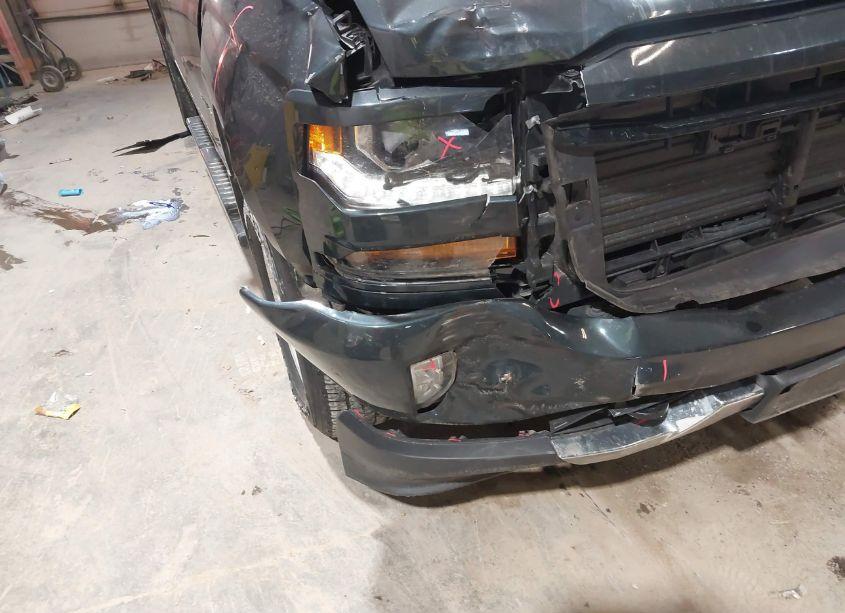 Photo 6 of 2018 Chevrolet Silverado 1500 2LT (VIN 1GCVKREC4JZ311516)