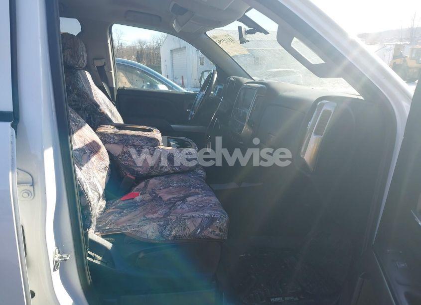 Photo 5 of 2018 Chevrolet Silverado 1500 1LT (VIN 1GCVKREC4JZ334052)