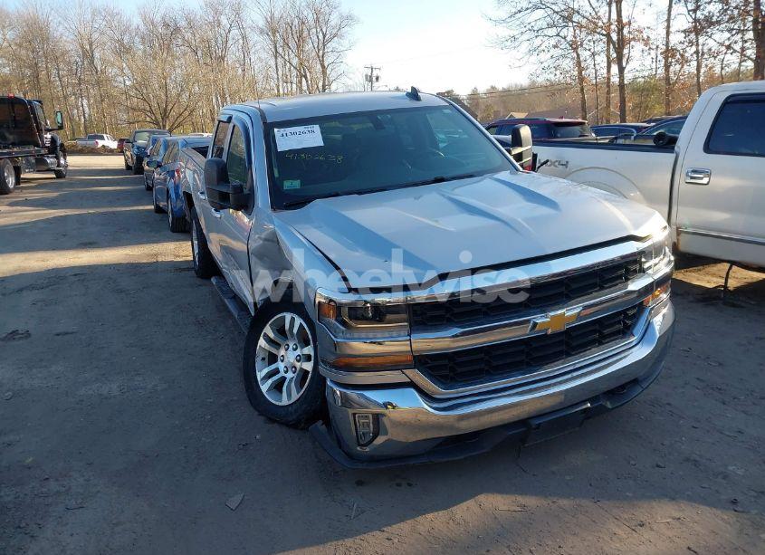 2018 Chevrolet Silverado 1500 1LT (VIN 1GCVKREC4JZ379931) main photo