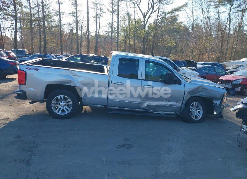 Photo 13 of 2018 Chevrolet Silverado 1500 1LT (VIN 1GCVKREC4JZ379931)
