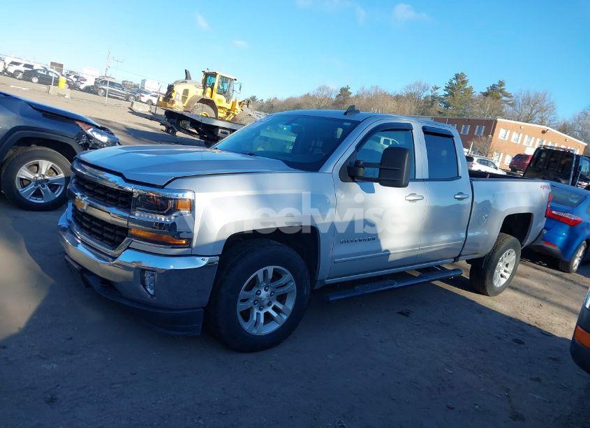 Photo 14 of 2018 Chevrolet Silverado 1500 1LT (VIN 1GCVKREC4JZ379931)