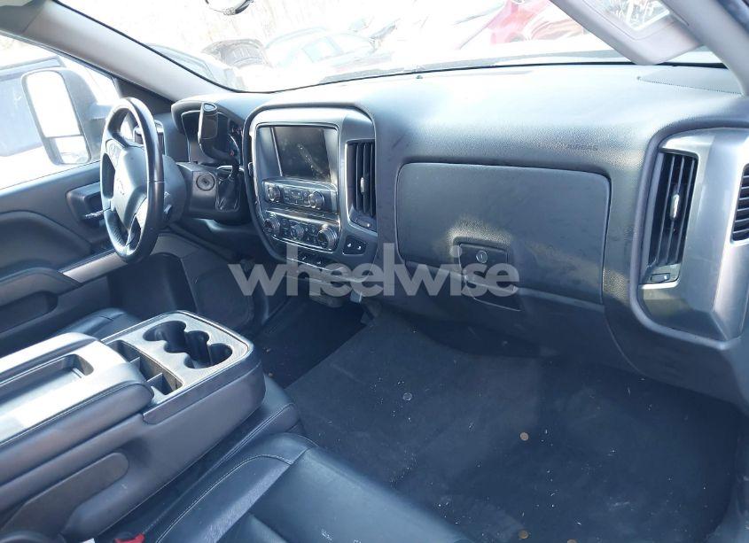 Photo 5 of 2018 Chevrolet Silverado 1500 1LT (VIN 1GCVKREC4JZ379931)