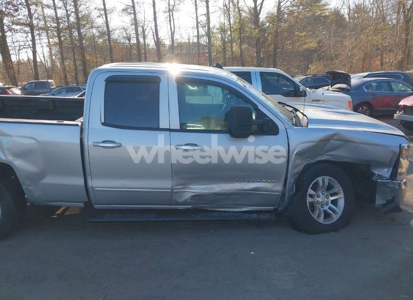 Photo 6 of 2018 Chevrolet Silverado 1500 1LT (VIN 1GCVKREC4JZ379931)