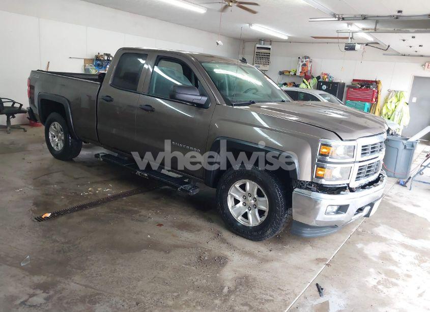 2014 Chevrolet Silverado 1500 2LT (VIN 1GCVKREC5EZ147506) main photo