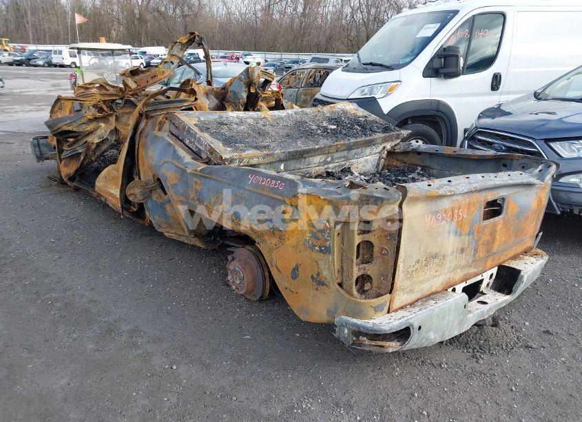 Photo 3 of 2014 Chevrolet Silverado 1500 1LT (VIN 1GCVKREC5EZ220261)