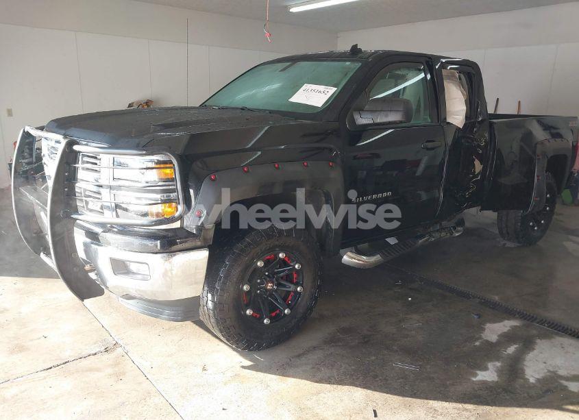Photo 2 of 2014 Chevrolet Silverado 1500 2LT (VIN 1GCVKREC5EZ353957)