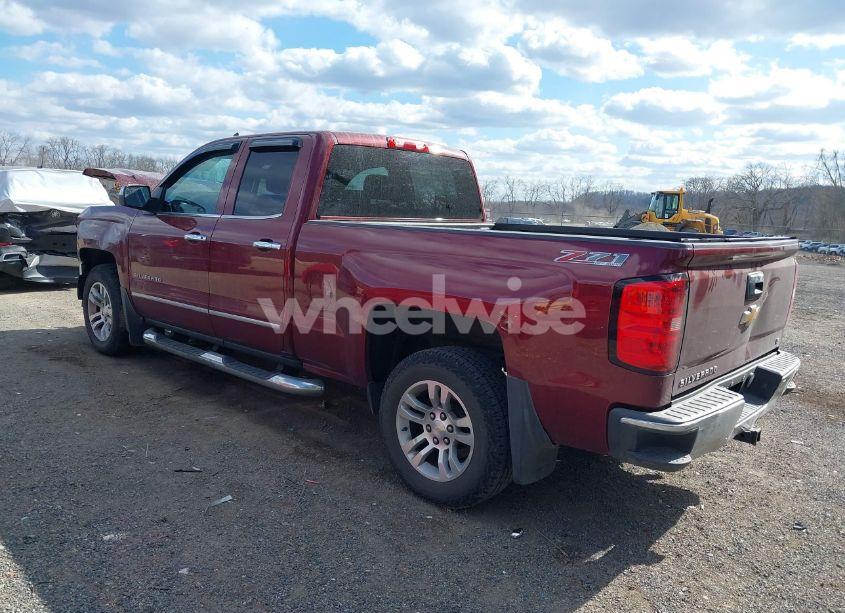 Photo 3 of 2015 Chevrolet Silverado 1500 2LT (VIN 1GCVKREC5FZ155994)