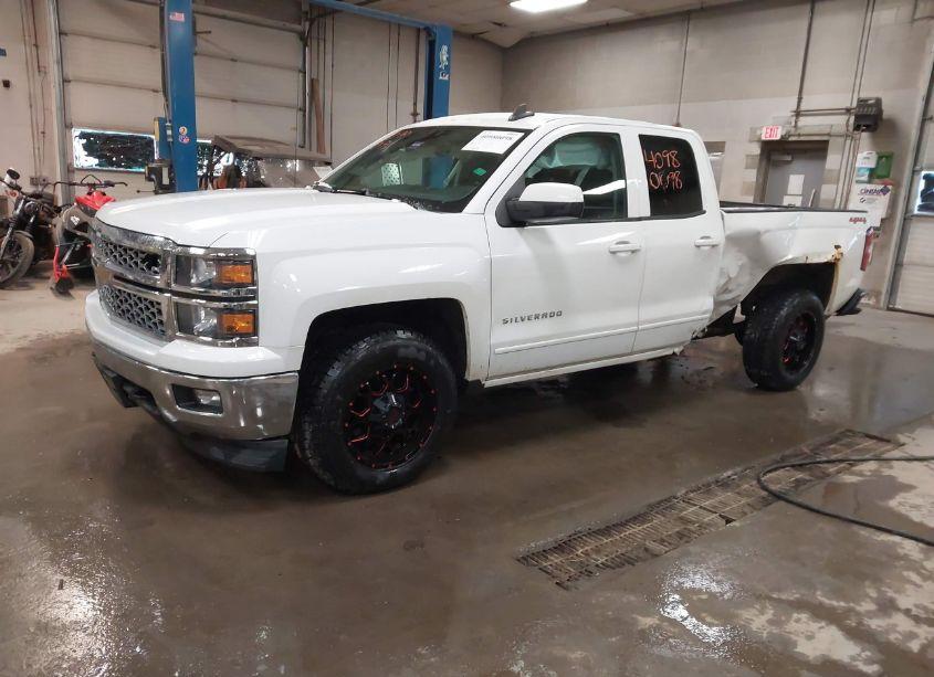 Photo 2 of 2015 Chevrolet Silverado 1500 1LT (VIN 1GCVKREC5FZ219158)