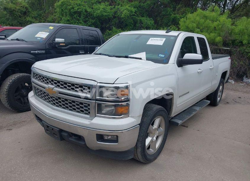 Photo 2 of 2015 Chevrolet Silverado 1500 1LT (VIN 1GCVKREC5FZ254640)